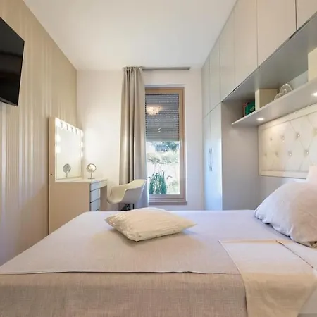 Apartment Gray Pearl - Luxury With Pool Split