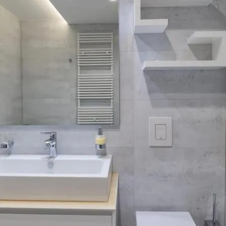Gray Pearl - Luxury With Pool Apartment