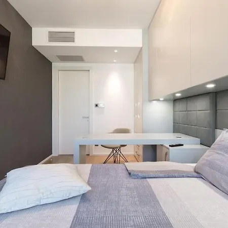 Apartment Gray Pearl - Luxury With Pool