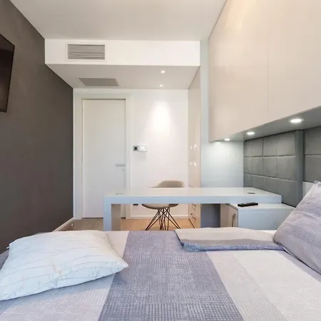 Gray Pearl - Luxury With Pool Apartment Split