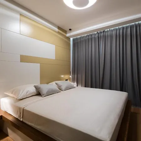 Gray Pearl - Luxury With Pool Apartment