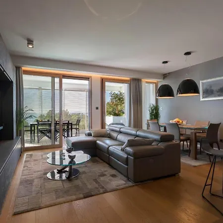 Gray Pearl - Luxury With Pool Apartment Split
